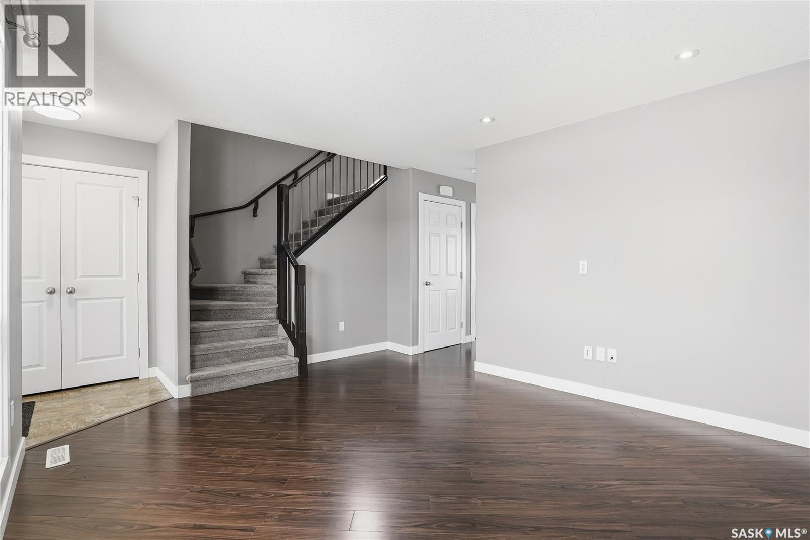 Single Family House 2 Level for Sale in  Kloppenburg WAY Saskatoon 