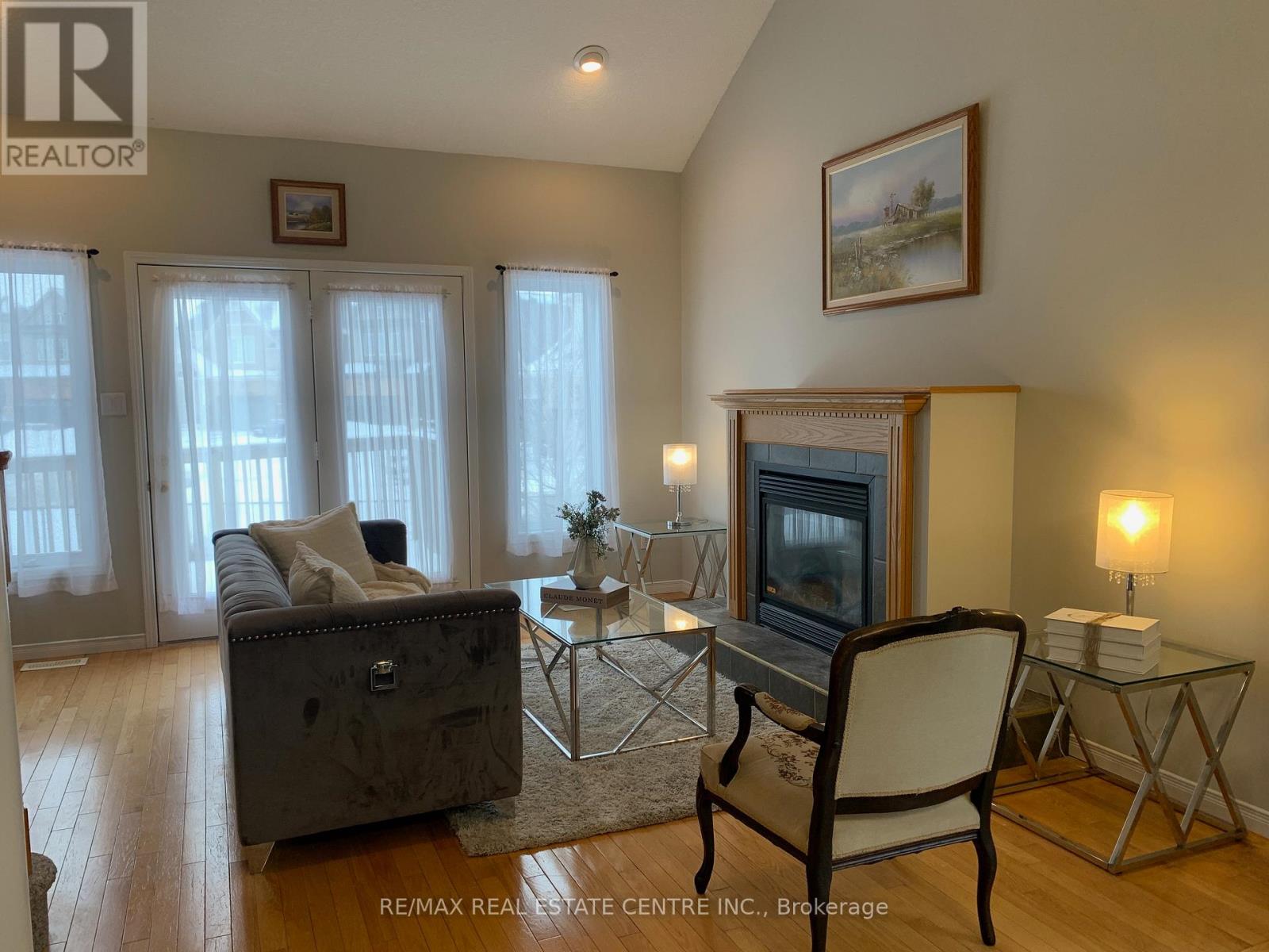 35 CAMERON COURT - 14