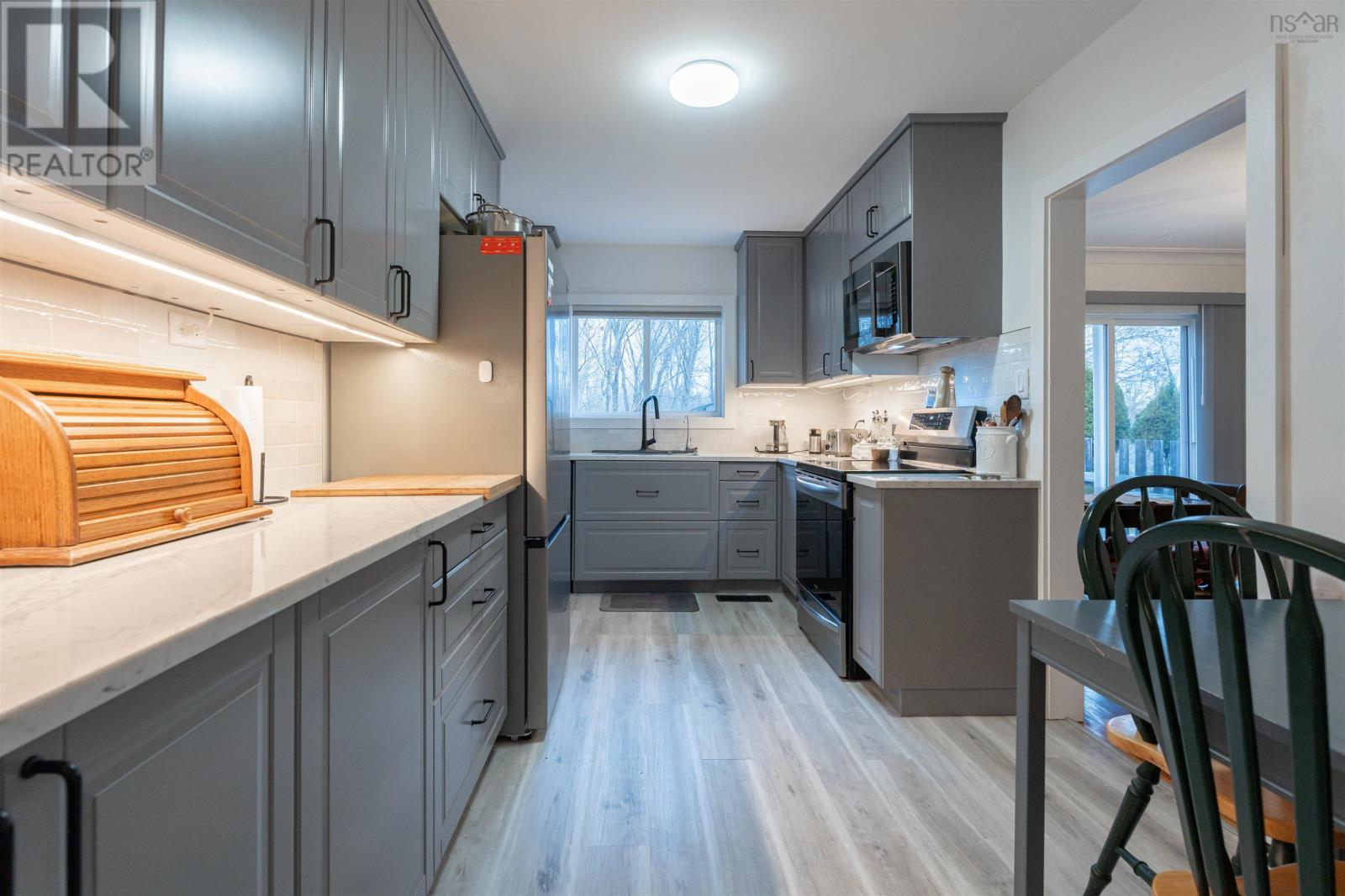 Property 14 of 39 of 411 Robie Street