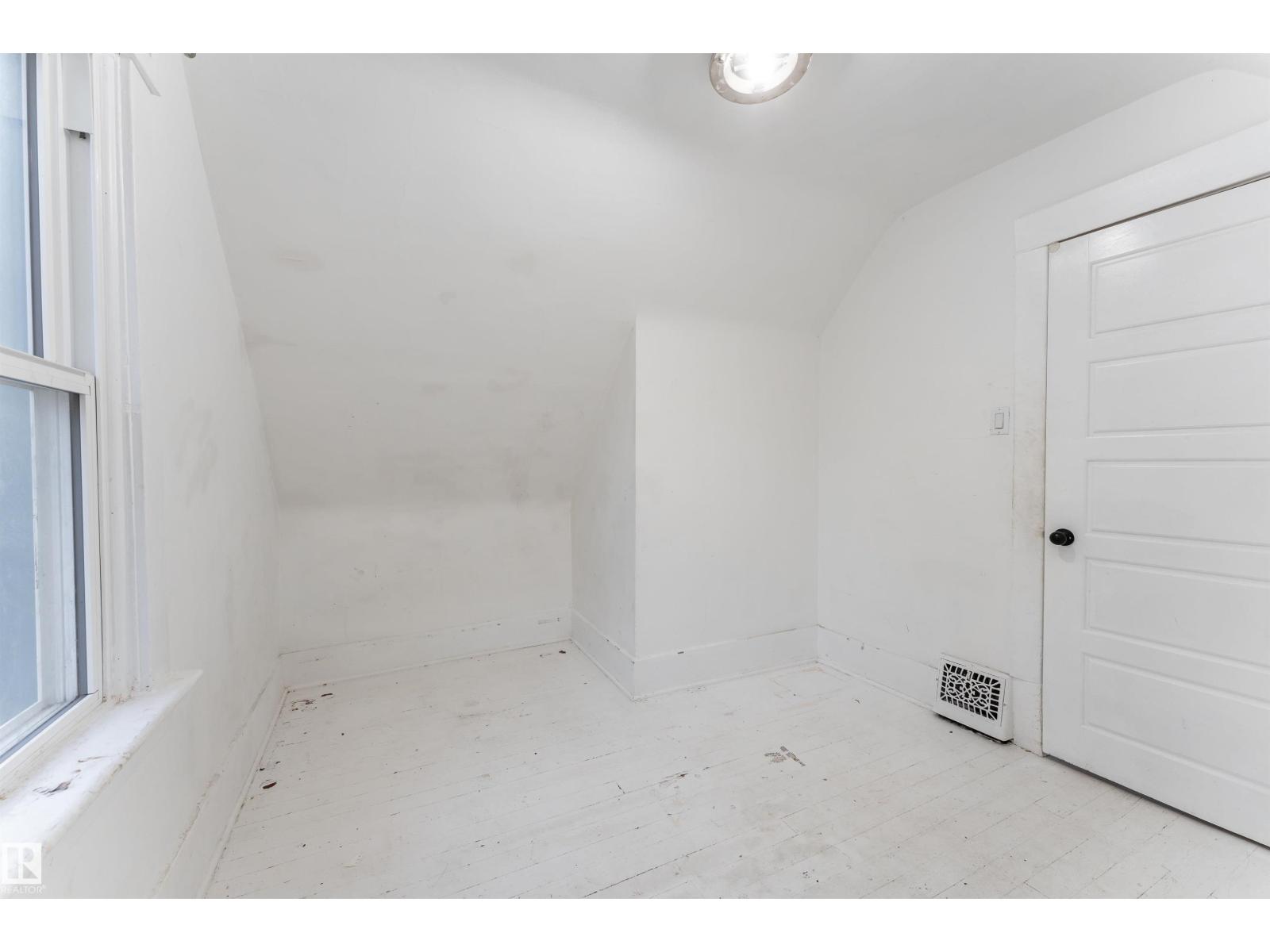 12018 95 ST NW, Edmonton