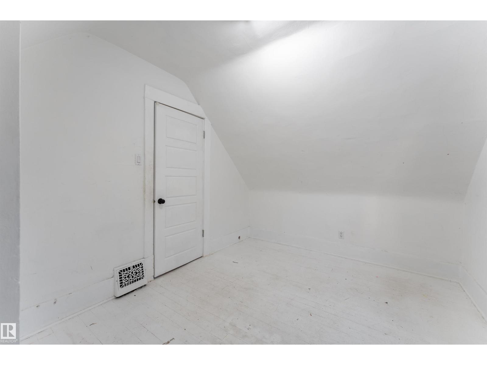 12018 95 ST NW, Edmonton