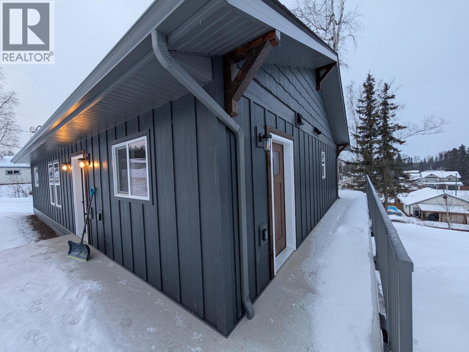 1498 CHESTNUT Street, Telkwa