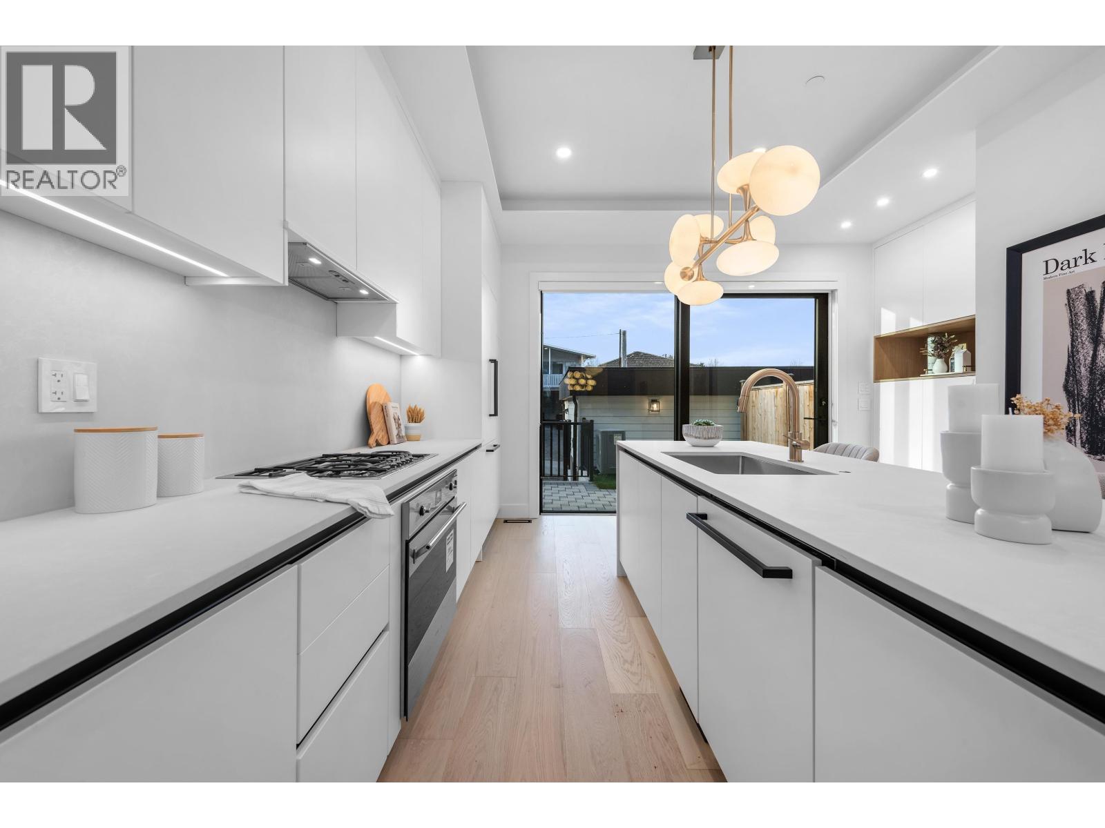 1 4889 MOSS STREET, Vancouver