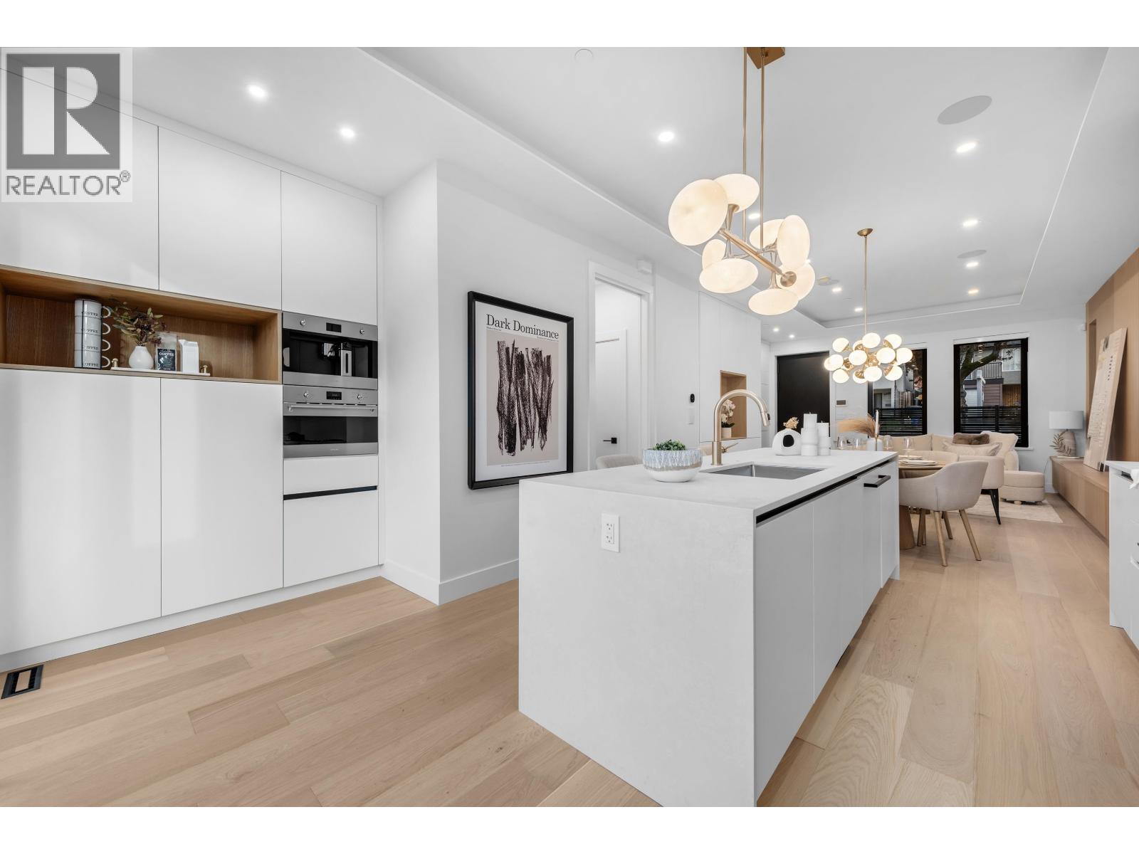 1 4889 MOSS STREET, Vancouver