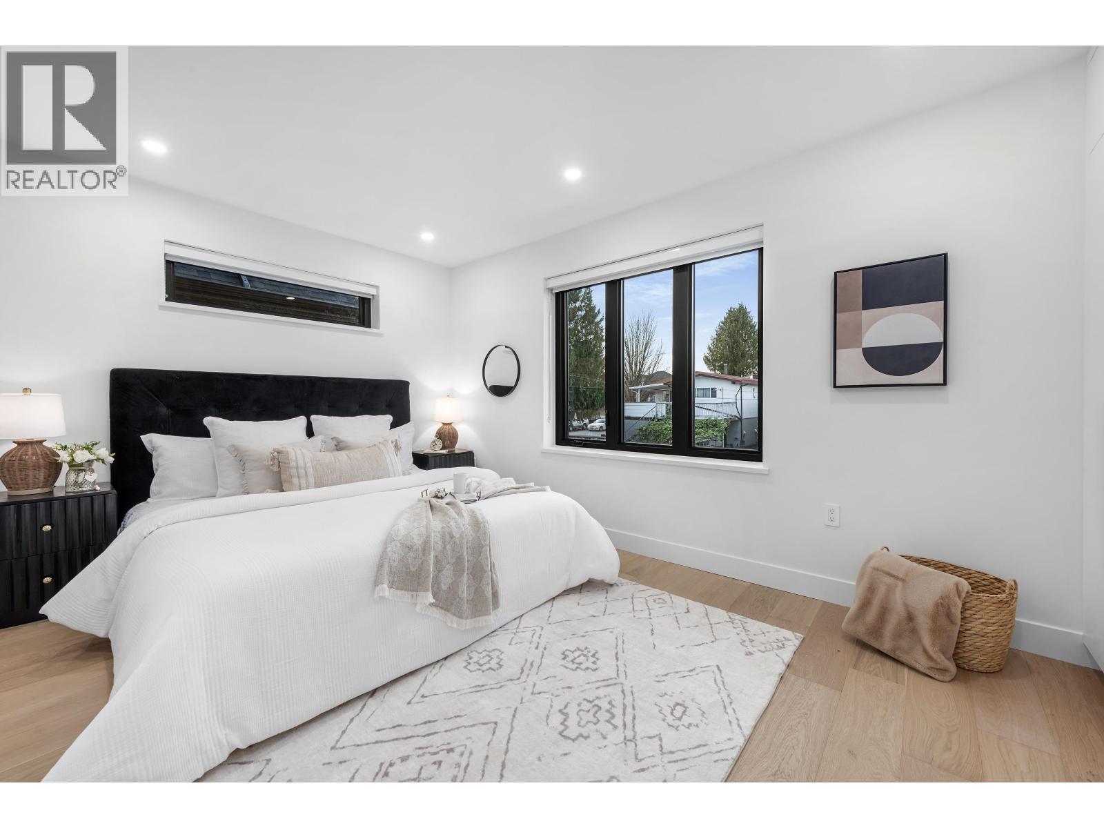 1 4889 MOSS STREET, Vancouver