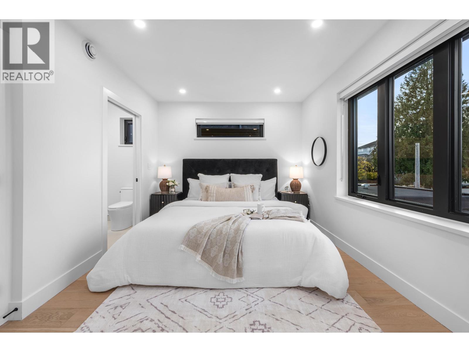 1 4889 MOSS STREET, Vancouver