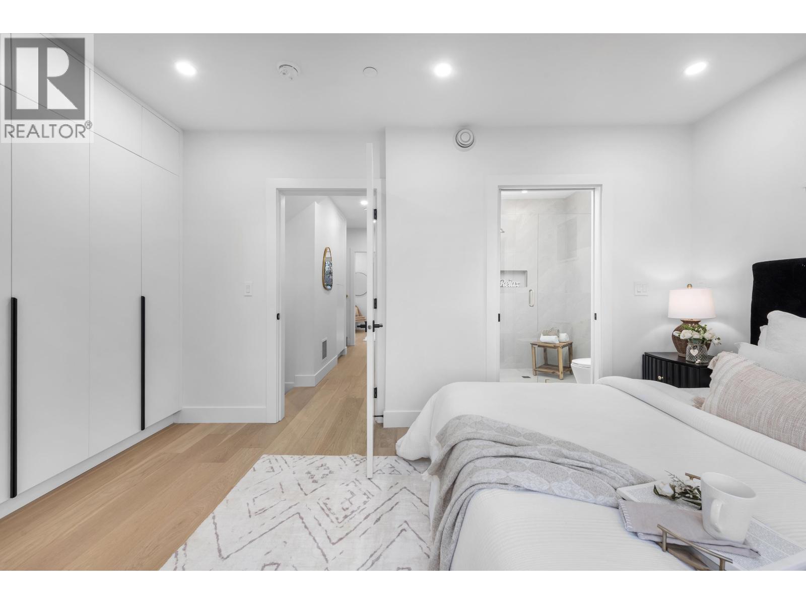 1 4889 MOSS STREET, Vancouver