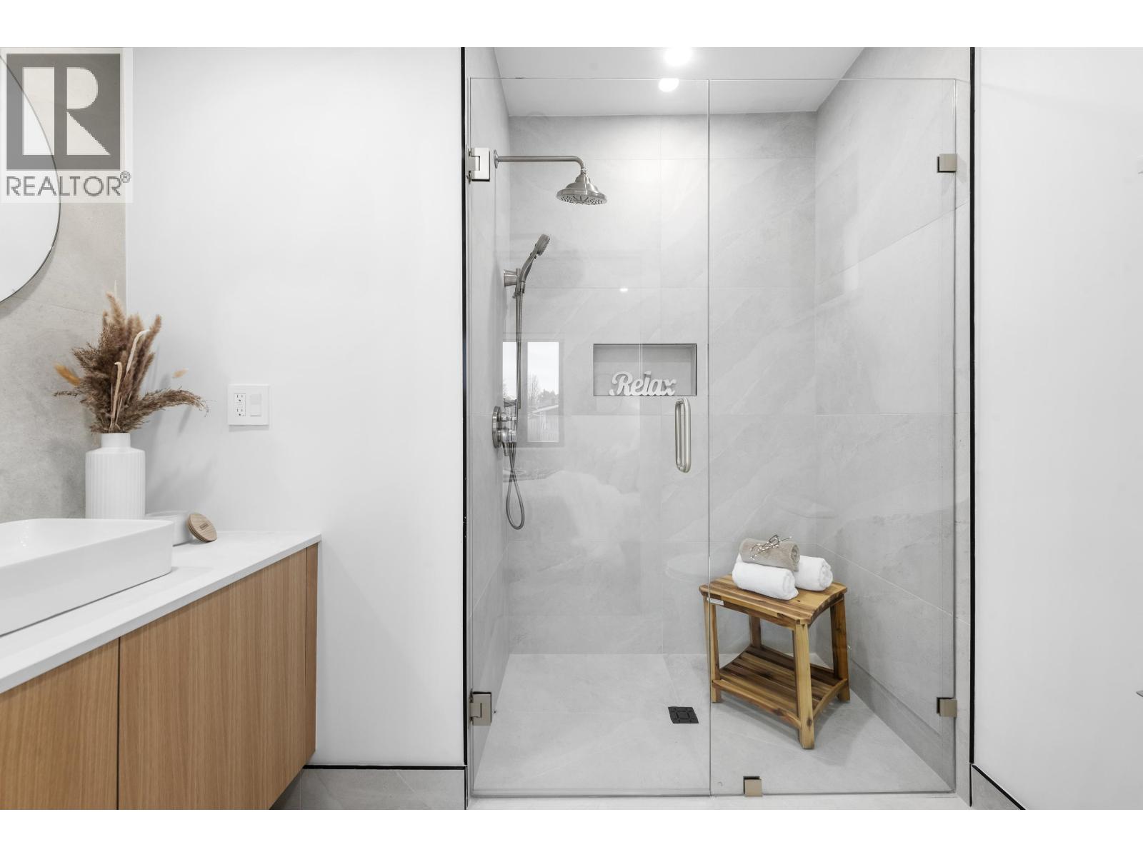 1 4889 MOSS STREET, Vancouver