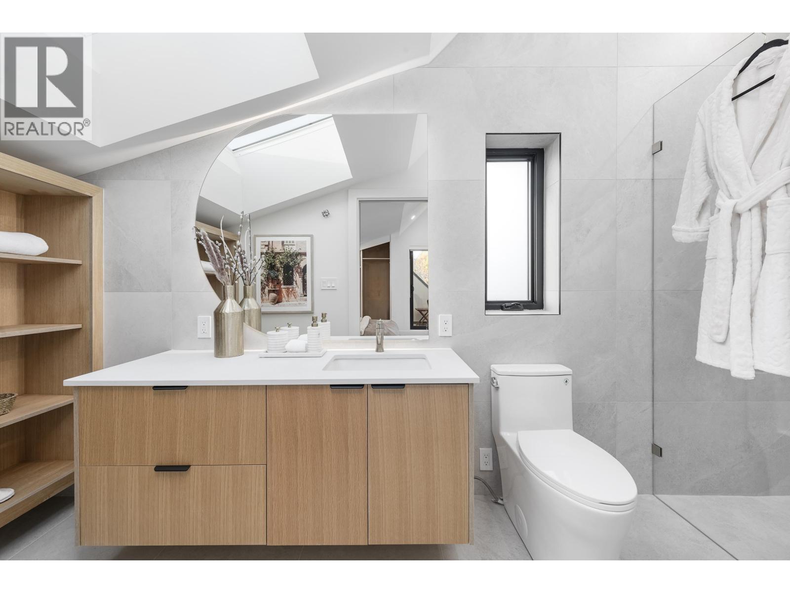 1 4889 MOSS STREET, Vancouver