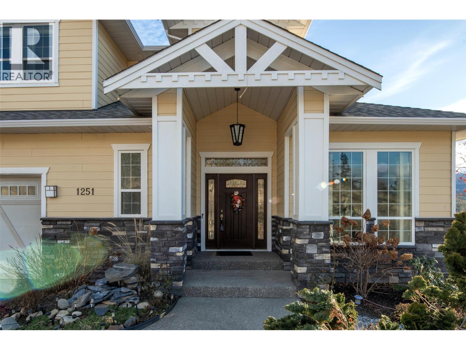  1251 Wilmot Avenue, Kelowna