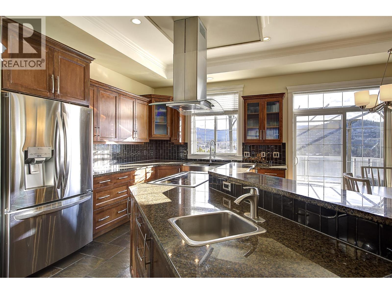  1251 Wilmot Avenue, Kelowna