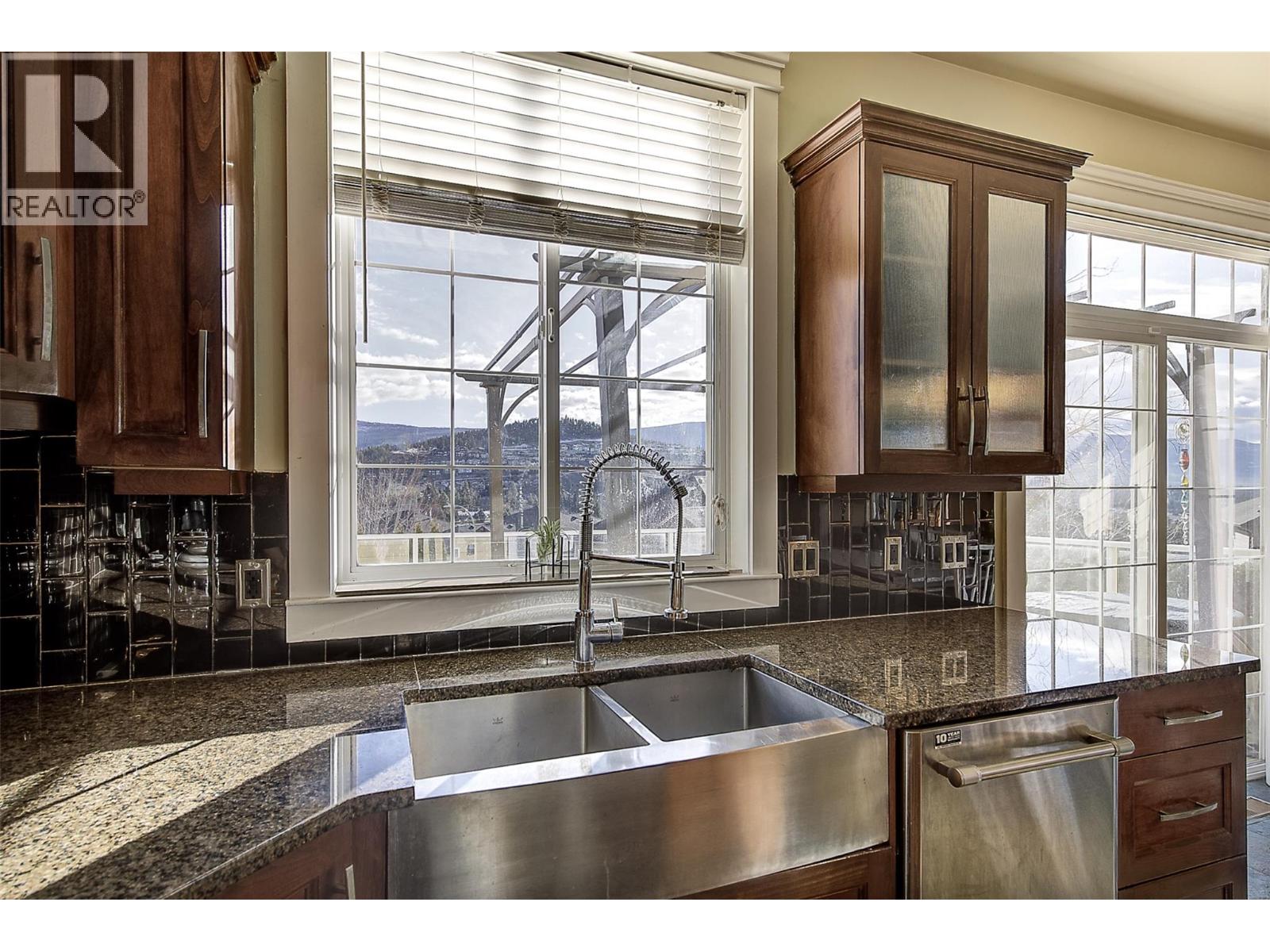  1251 Wilmot Avenue, Kelowna