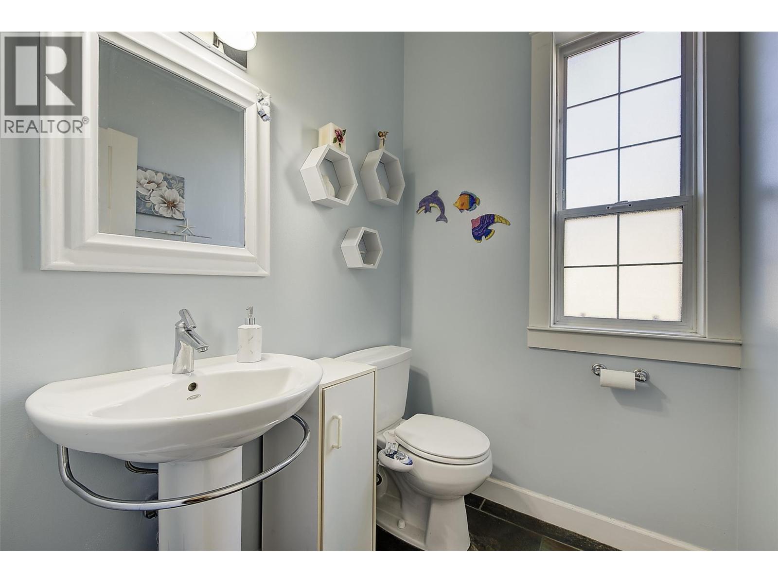  1251 Wilmot Avenue, Kelowna