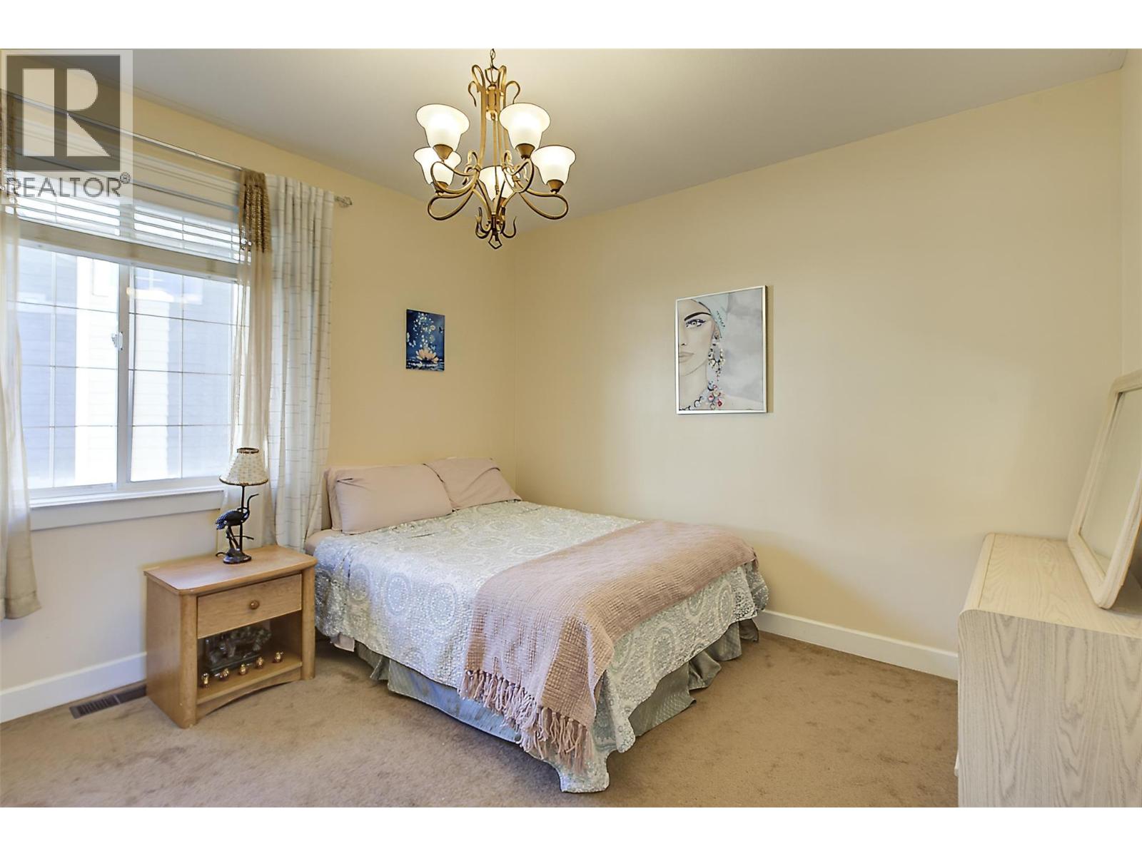  1251 Wilmot Avenue, Kelowna