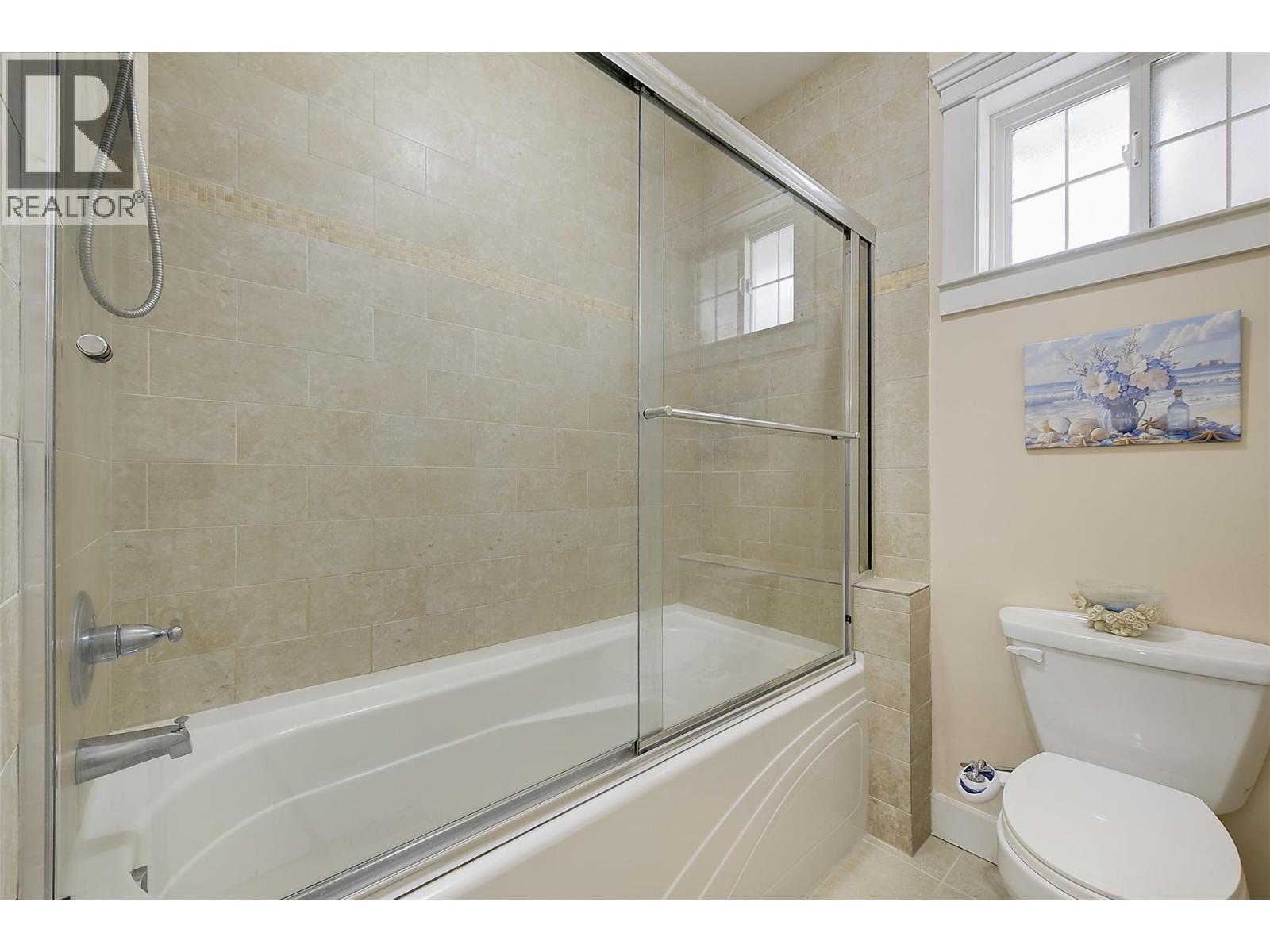  1251 Wilmot Avenue, Kelowna