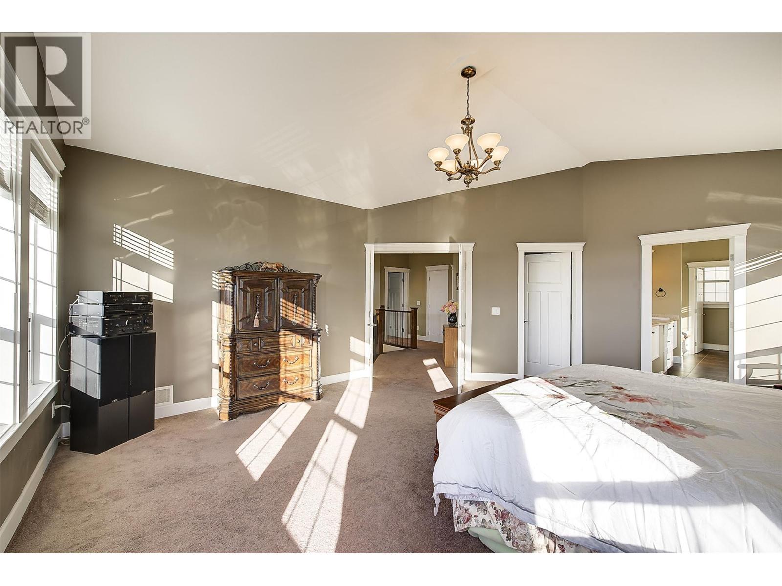  1251 Wilmot Avenue, Kelowna