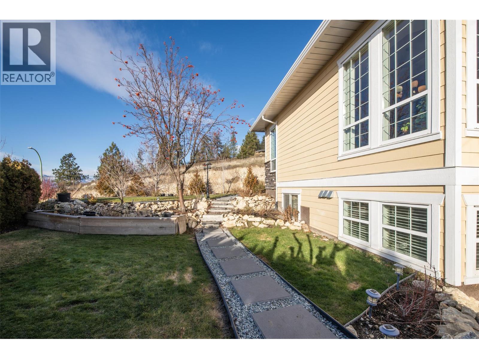  1251 Wilmot Avenue, Kelowna