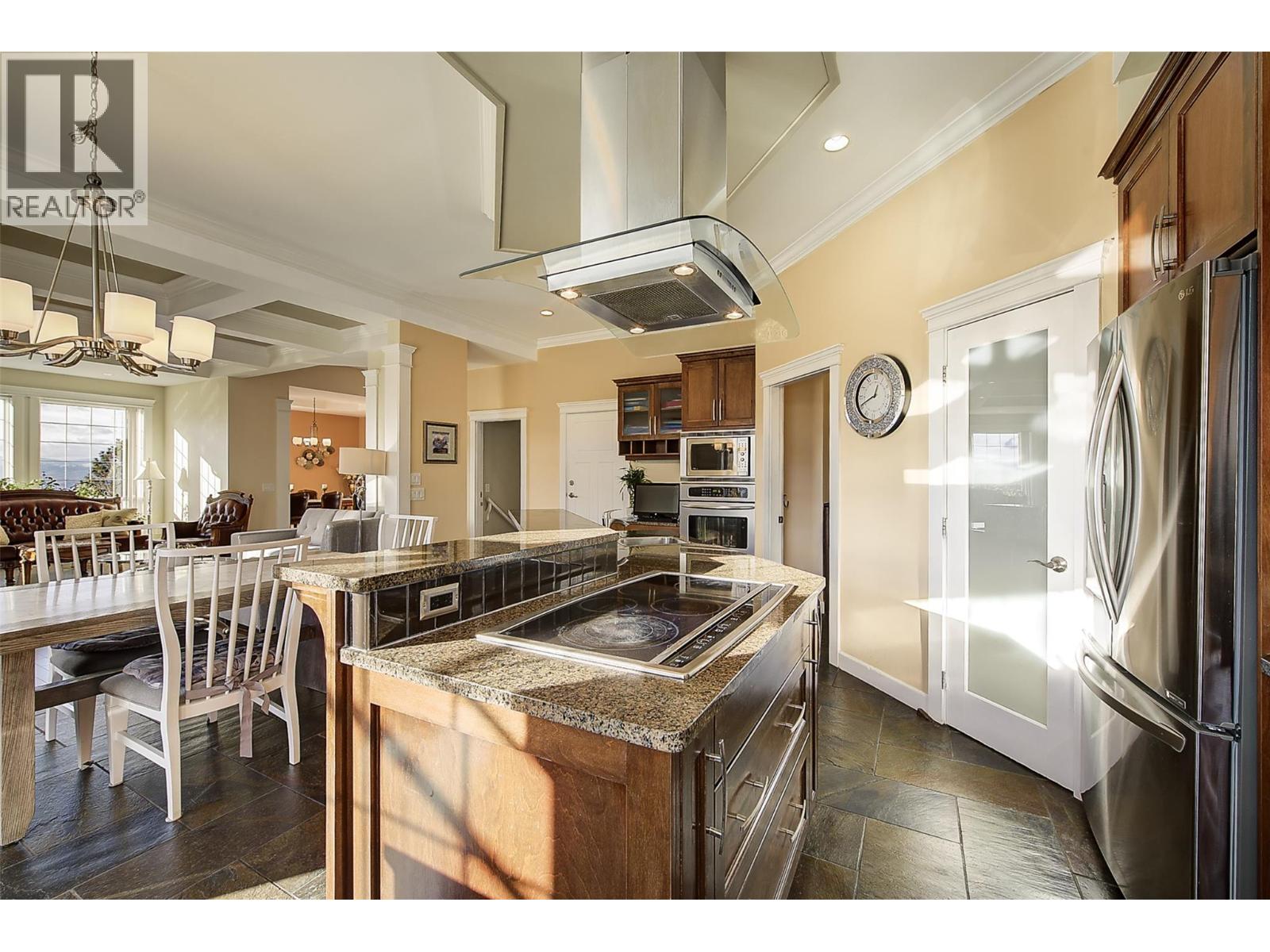  1251 Wilmot Avenue, Kelowna