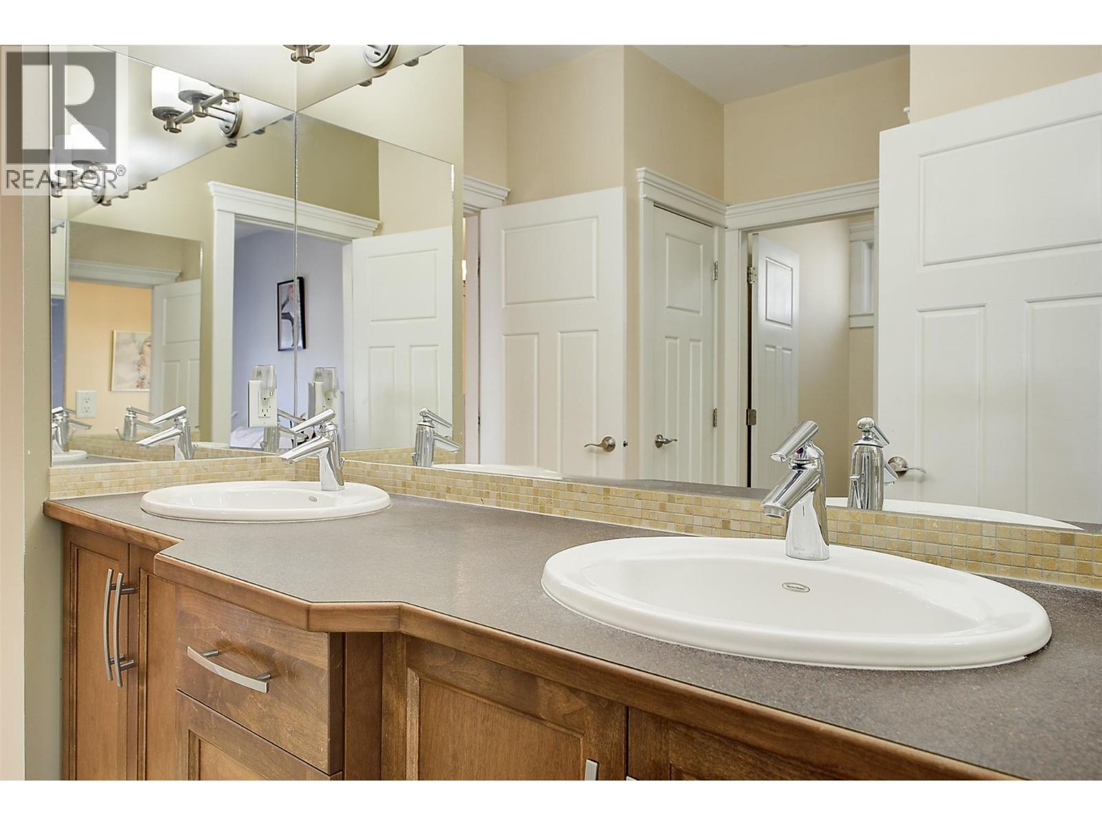  1251 Wilmot Avenue, Kelowna