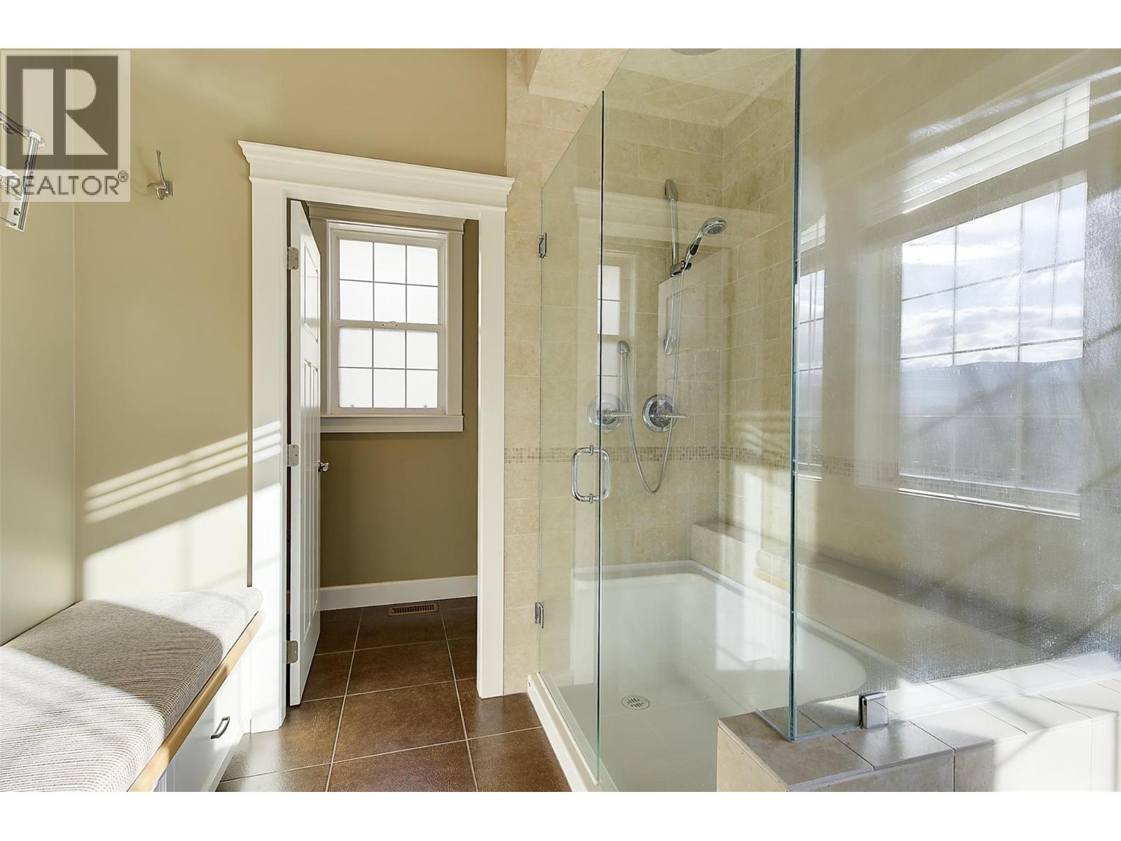  1251 Wilmot Avenue, Kelowna