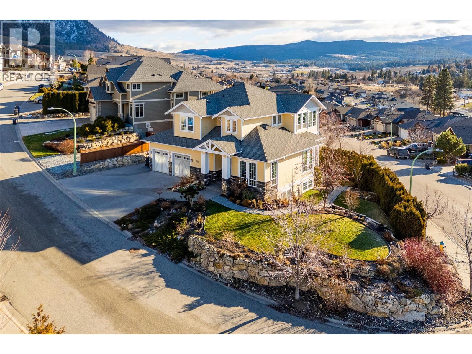  1251 Wilmot Avenue, Kelowna