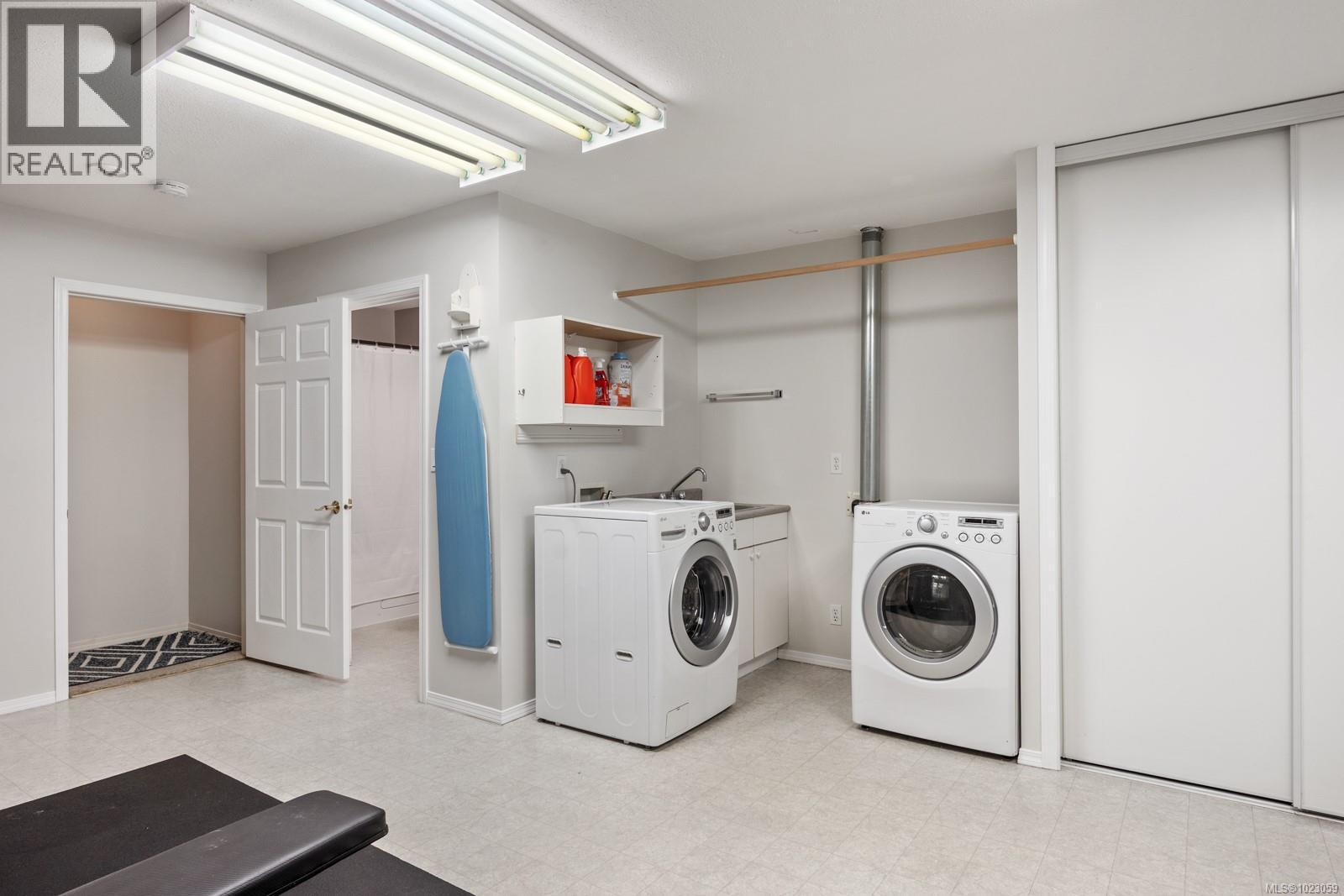 101 2727 1st St, Courtenay