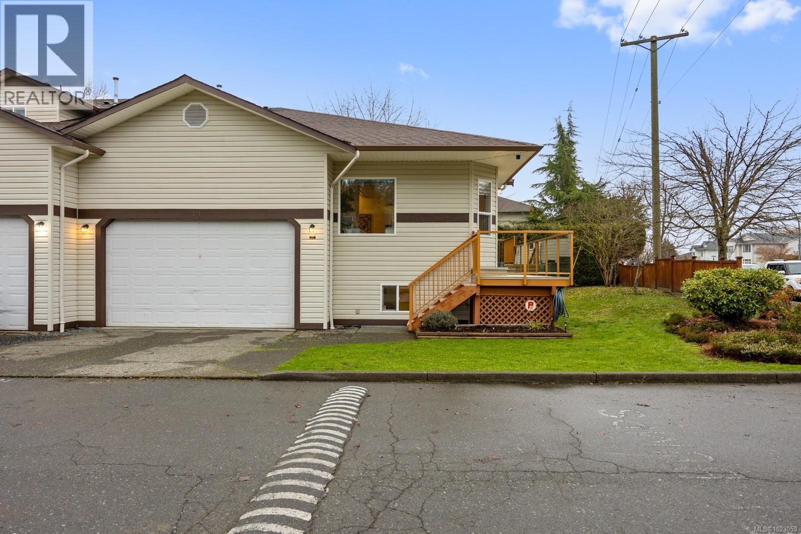 101 2727 1st St, Courtenay