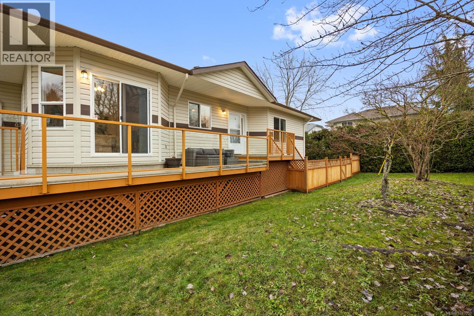 101 2727 1st St, Courtenay