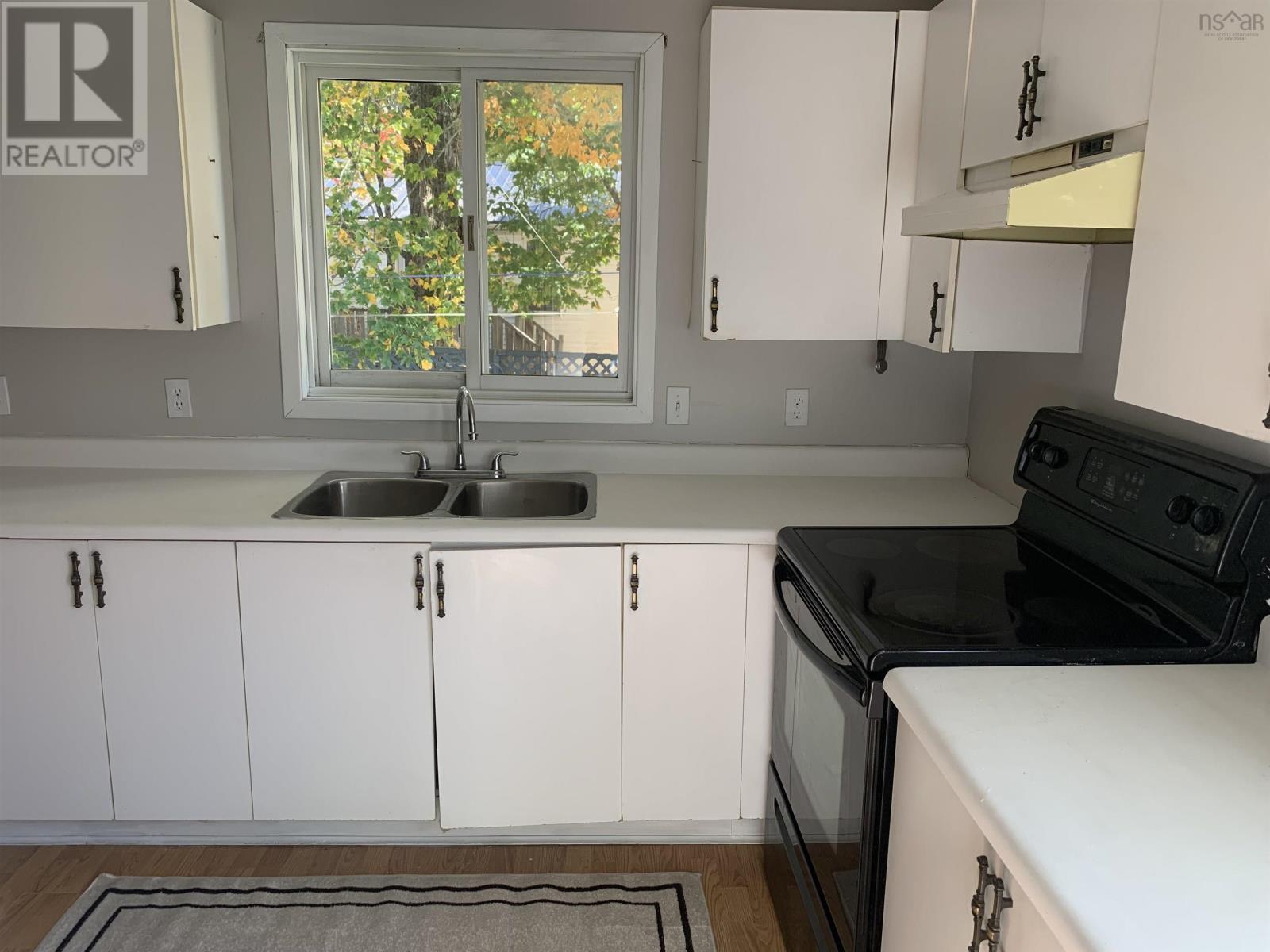 Property 2 of 42 of 3 Alexander Crescent