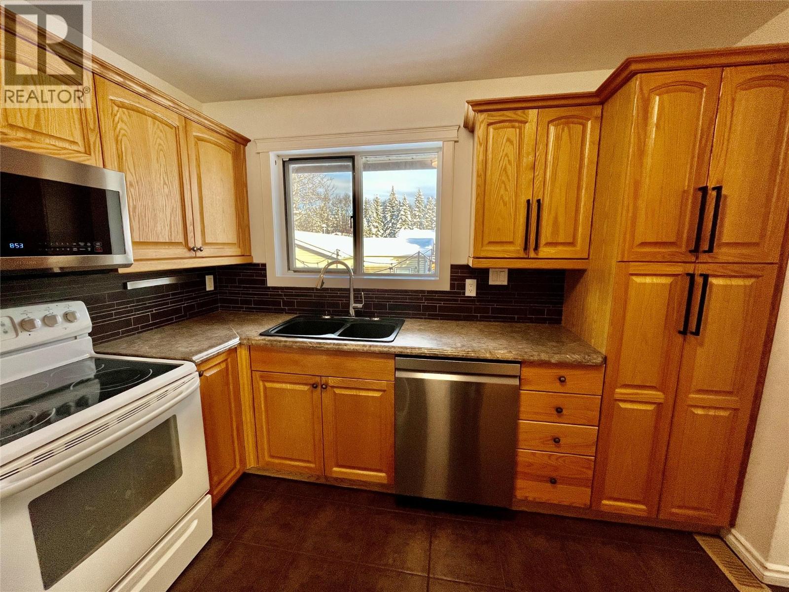 123 BERGERON Drive, Tumbler Ridge