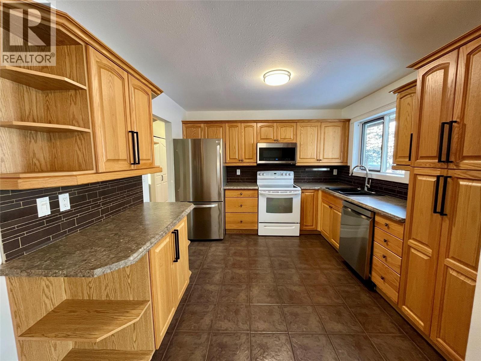 123 BERGERON Drive, Tumbler Ridge