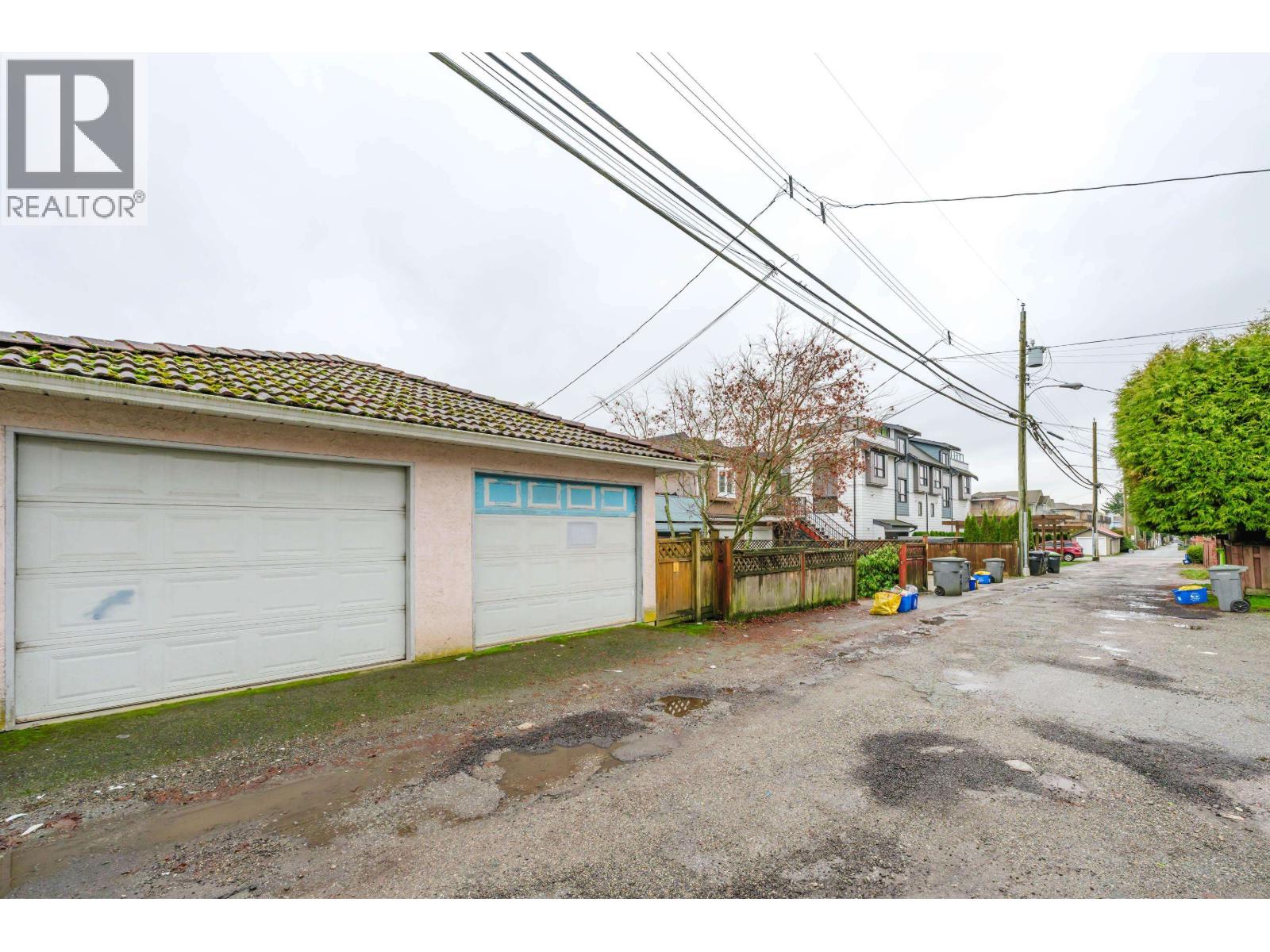 557 E 44TH AVENUE, Vancouver