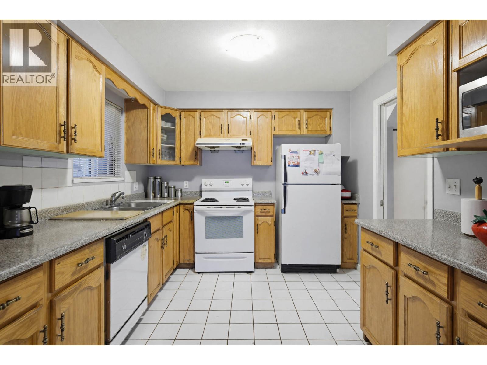 557 E 44TH AVENUE, Vancouver