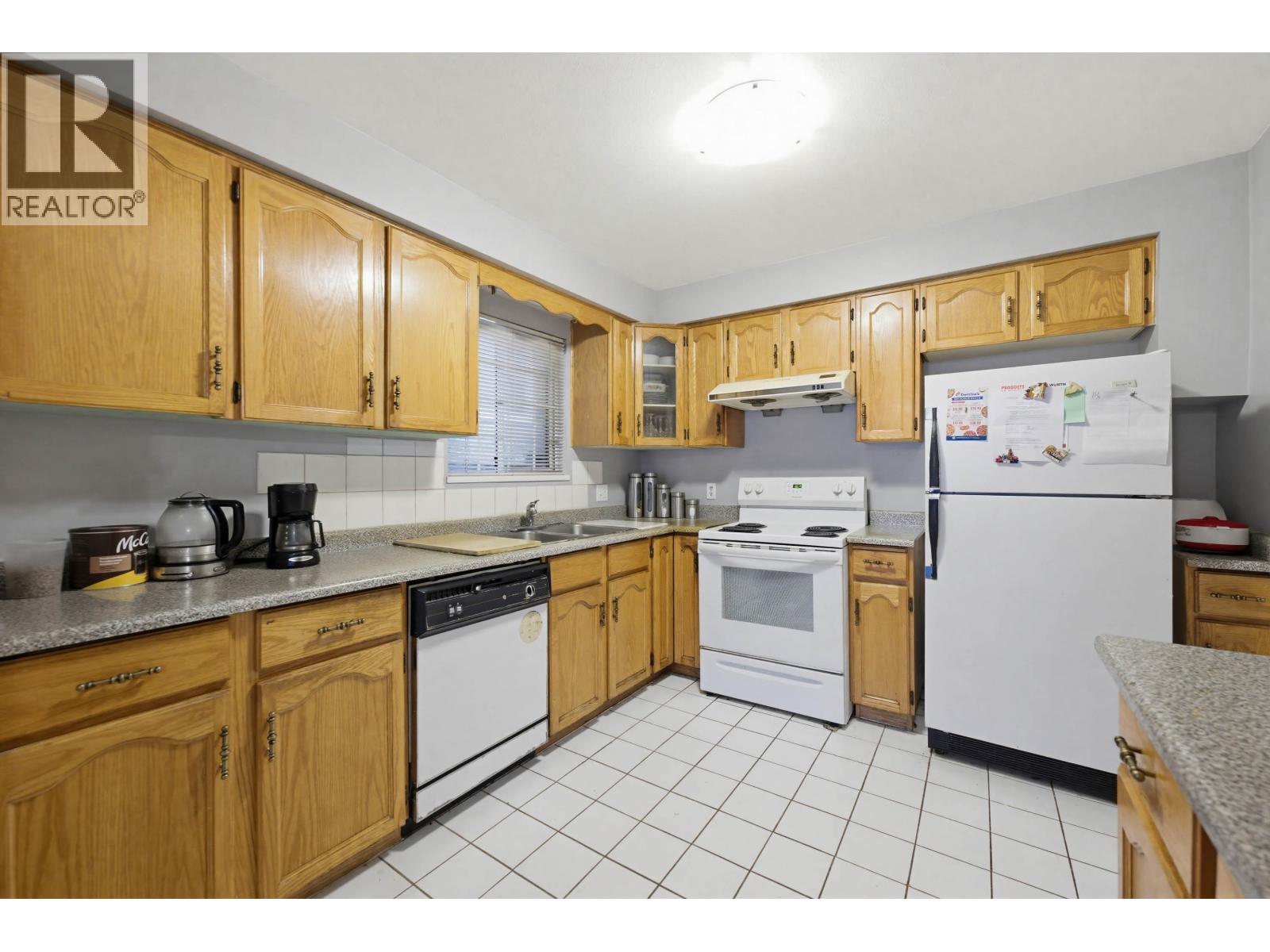 557 E 44TH AVENUE, Vancouver