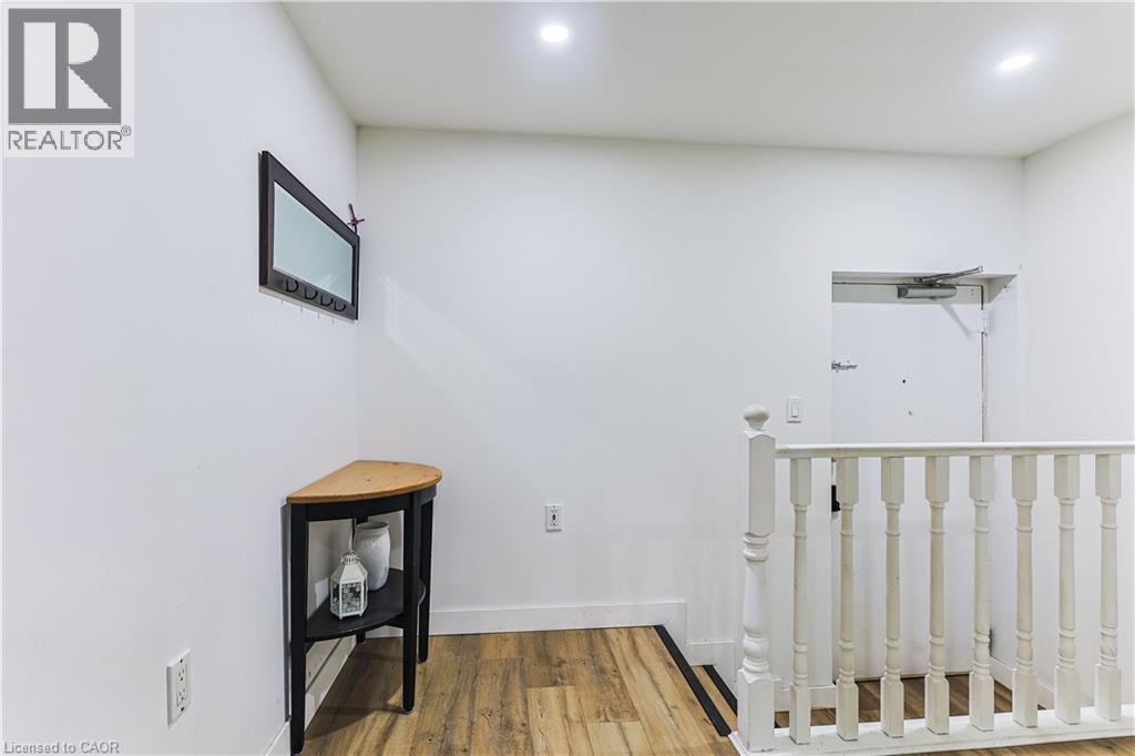 #54 5475 LAKESHORE ROAD - 36