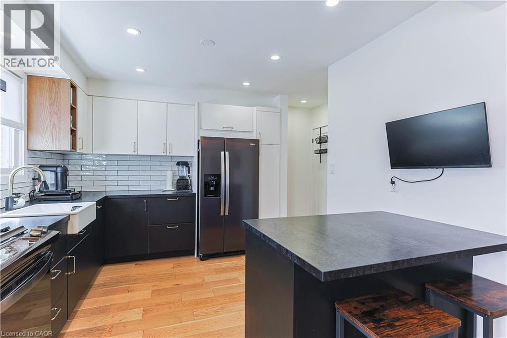#54 5475 LAKESHORE ROAD - 10