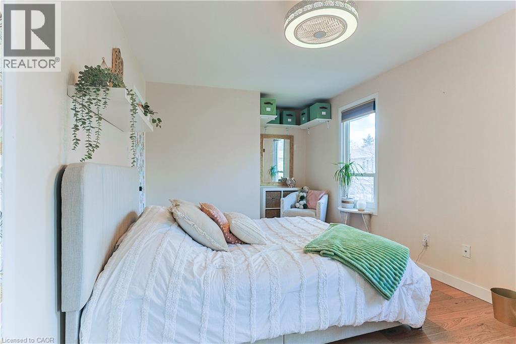 #54 5475 LAKESHORE ROAD - 20