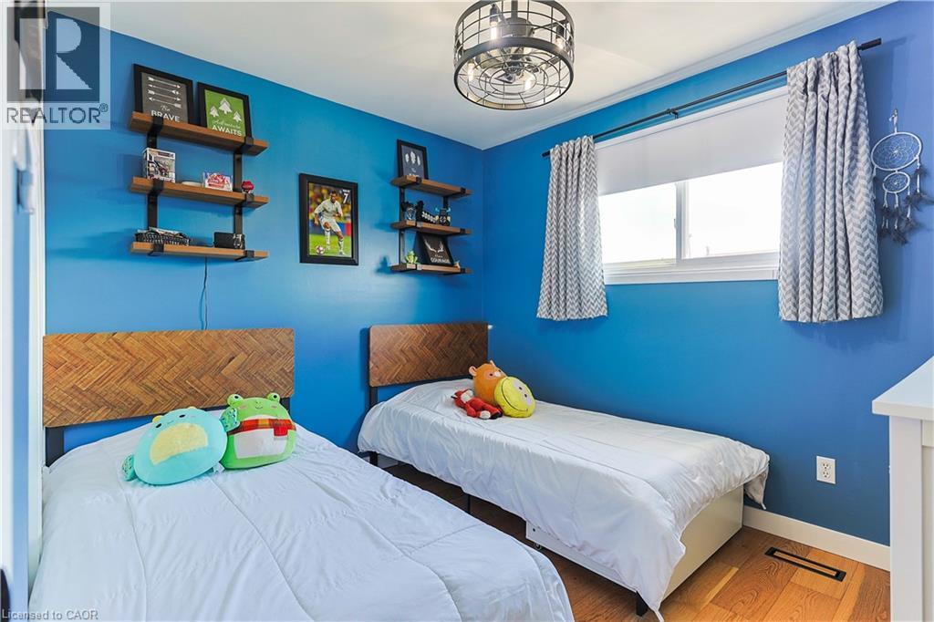 #54 5475 LAKESHORE ROAD - 22