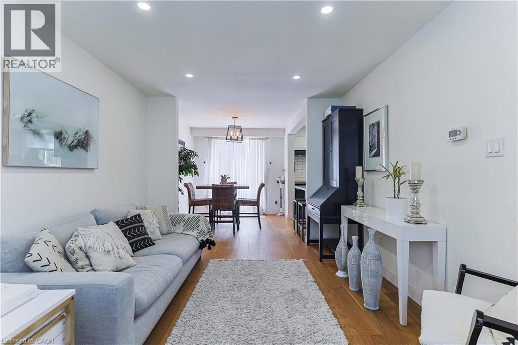#54 5475 LAKESHORE ROAD - 14