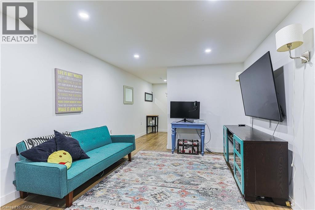 #54 5475 LAKESHORE ROAD - 30