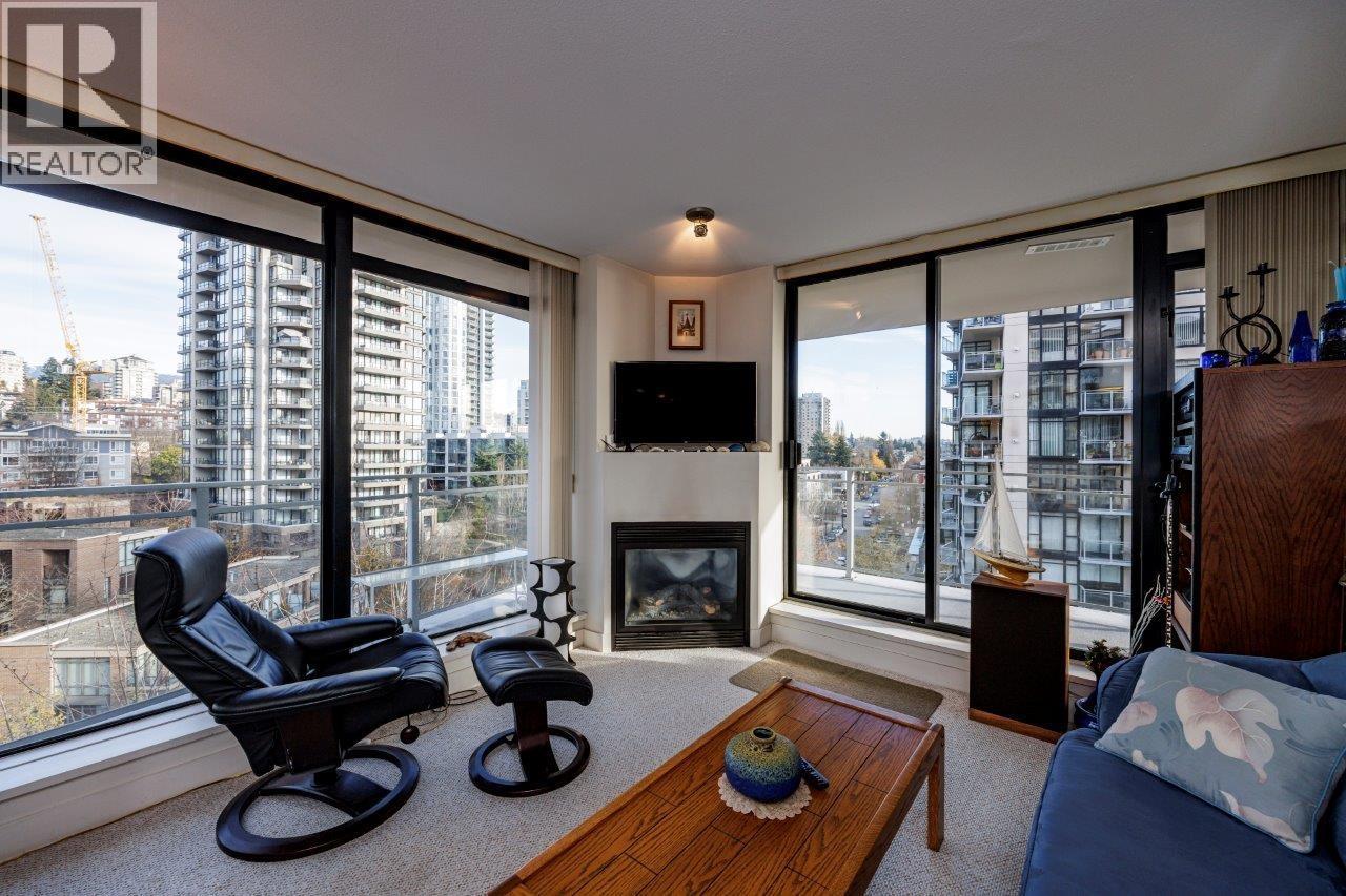 902 175 W 1ST STREET, North Vancouver