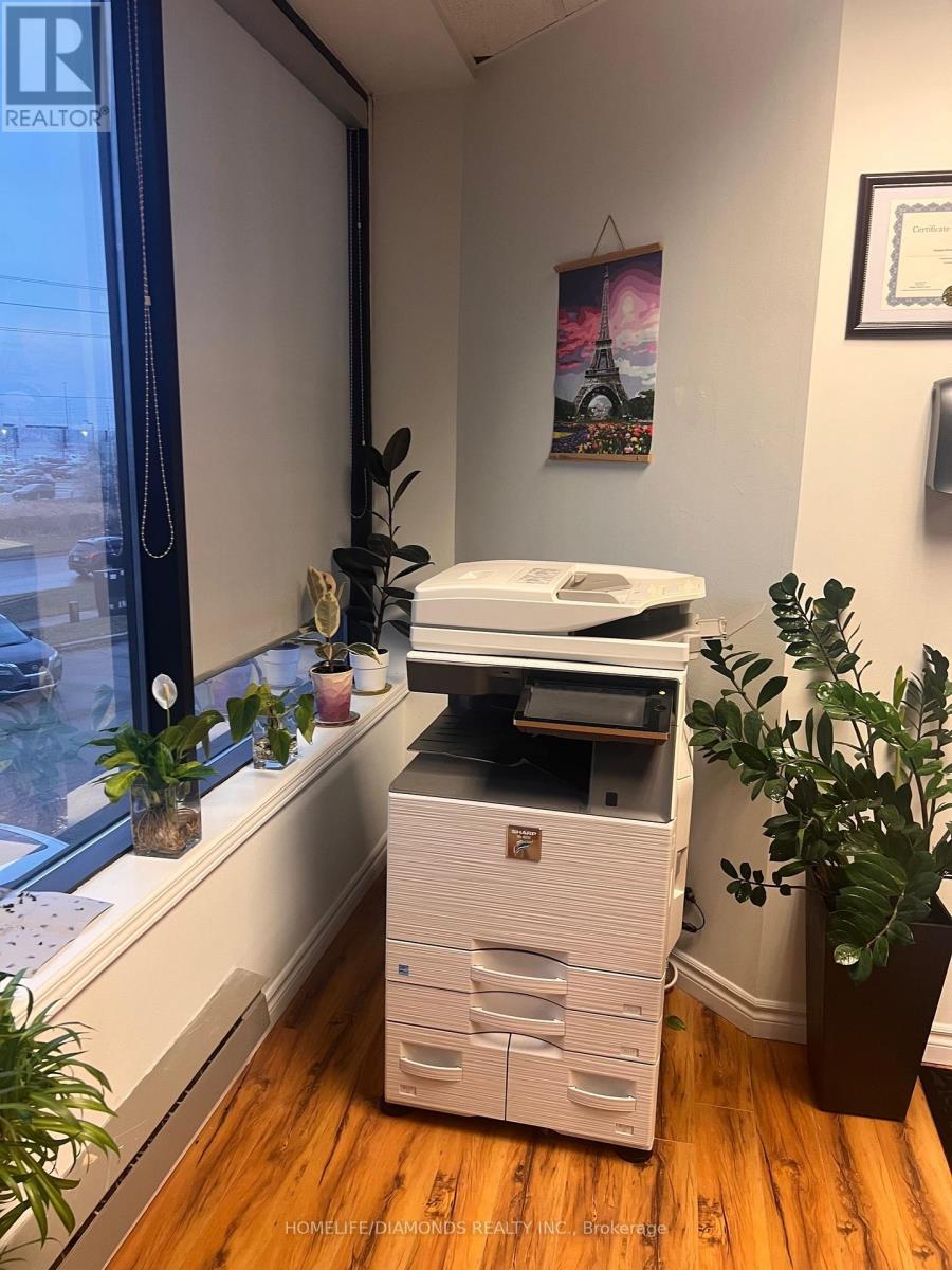 208-A - 30 INTERMODAL DRIVE - Photo 4 of 14, Brampton (Gore Industrial South), Ontario