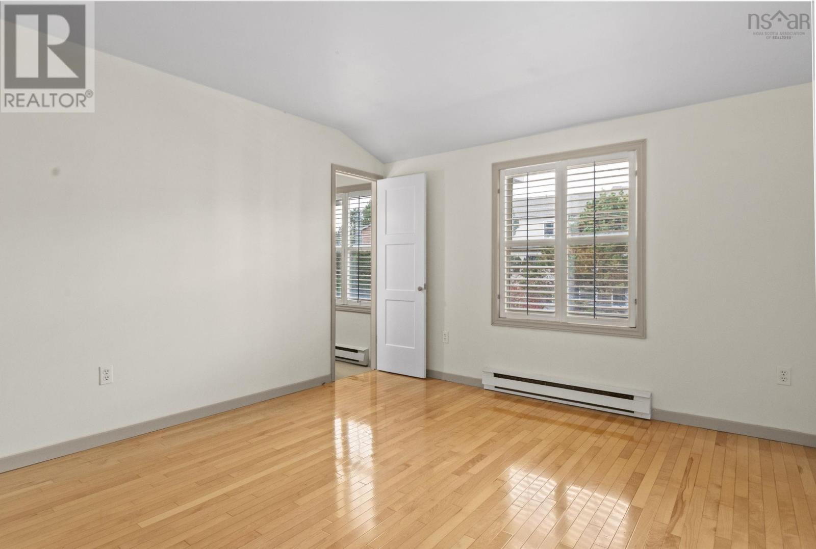 Property 18 of 51 of 89 Lincoln Cross