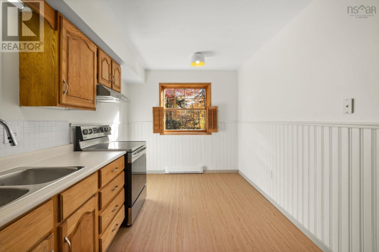 Property 14 of 51 of 89 Lincoln Cross