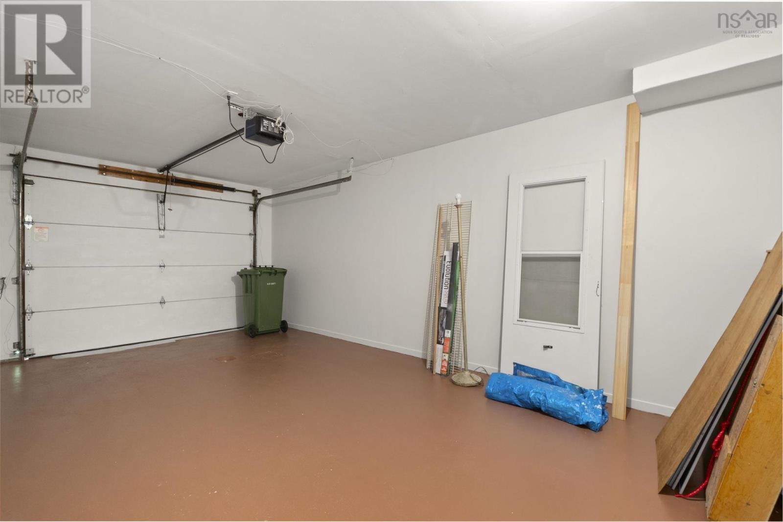 Property 31 of 51 of 89 Lincoln Cross