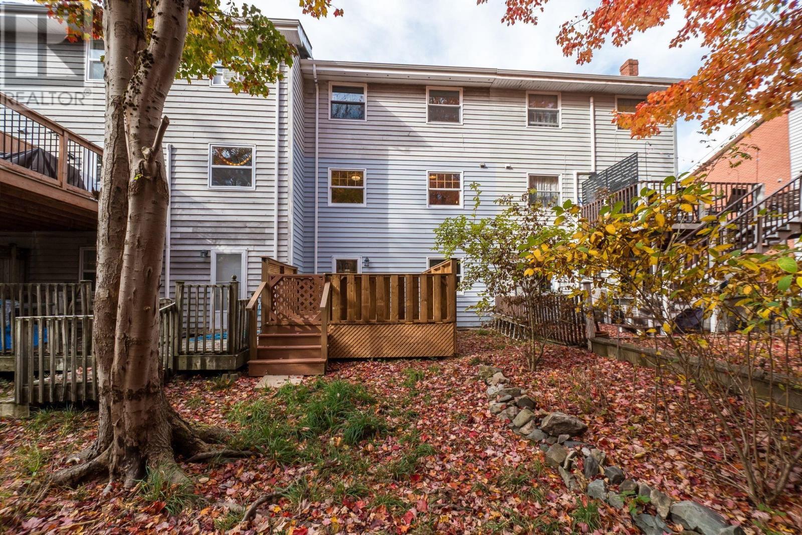 Property 37 of 51 of 89 Lincoln Cross