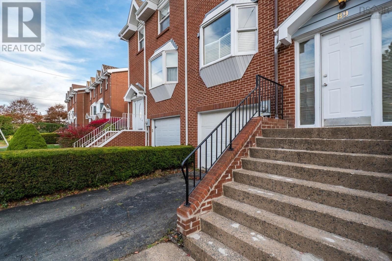 Property 2 of 51 of 89 Lincoln Cross