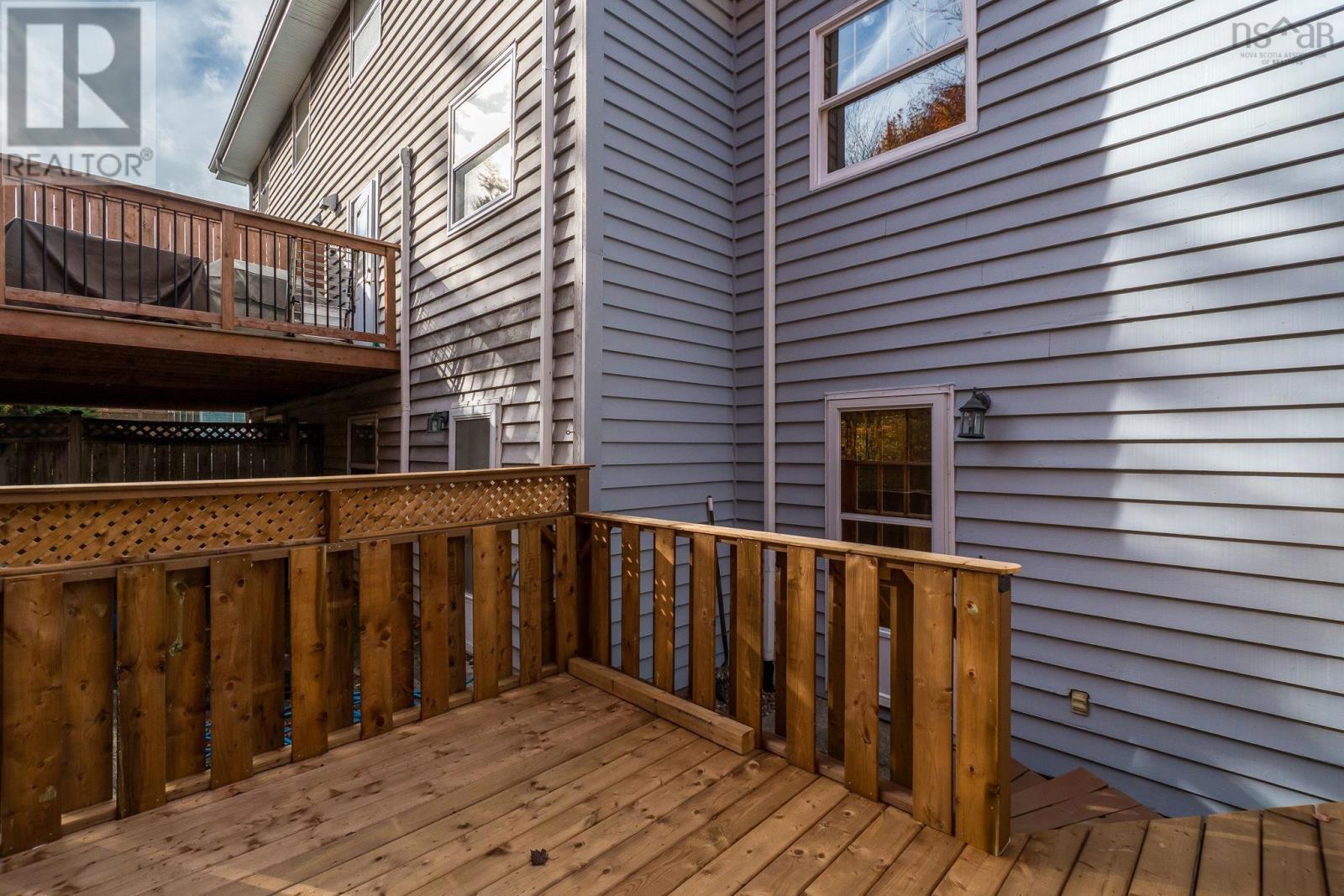 Property 35 of 51 of 89 Lincoln Cross