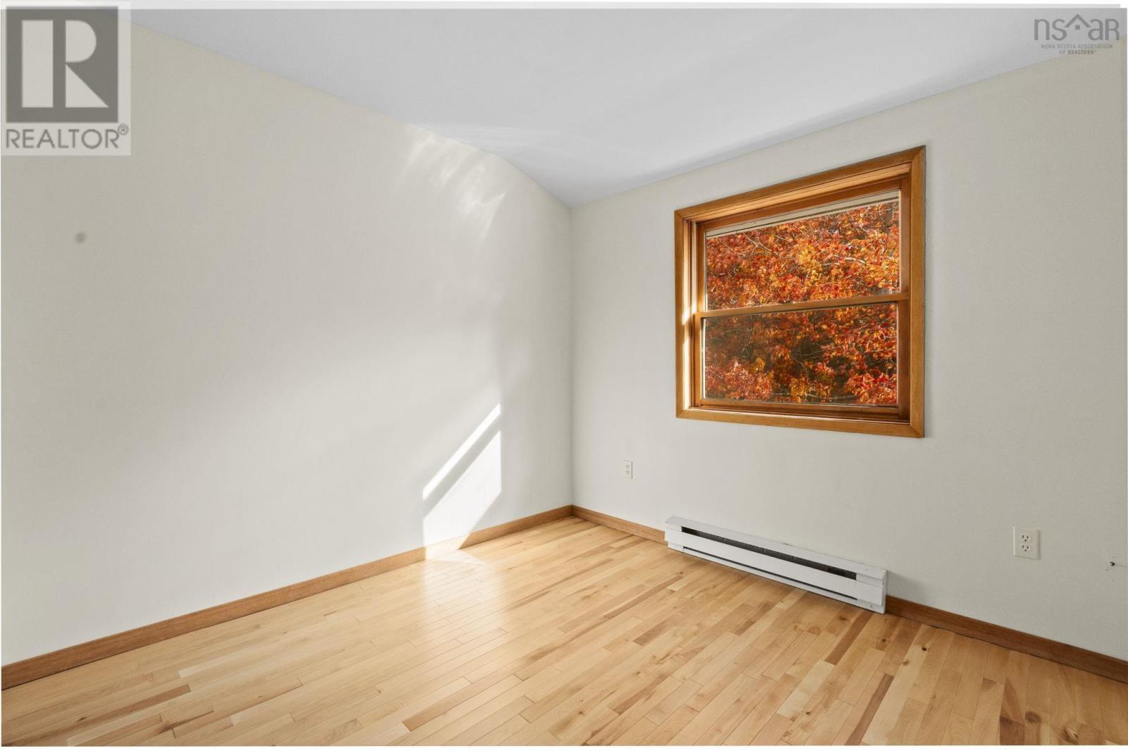 Property 24 of 51 of 89 Lincoln Cross