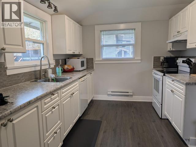 6577 KING AVE, Powell River